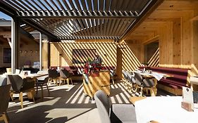 Hotel Alpenstolz